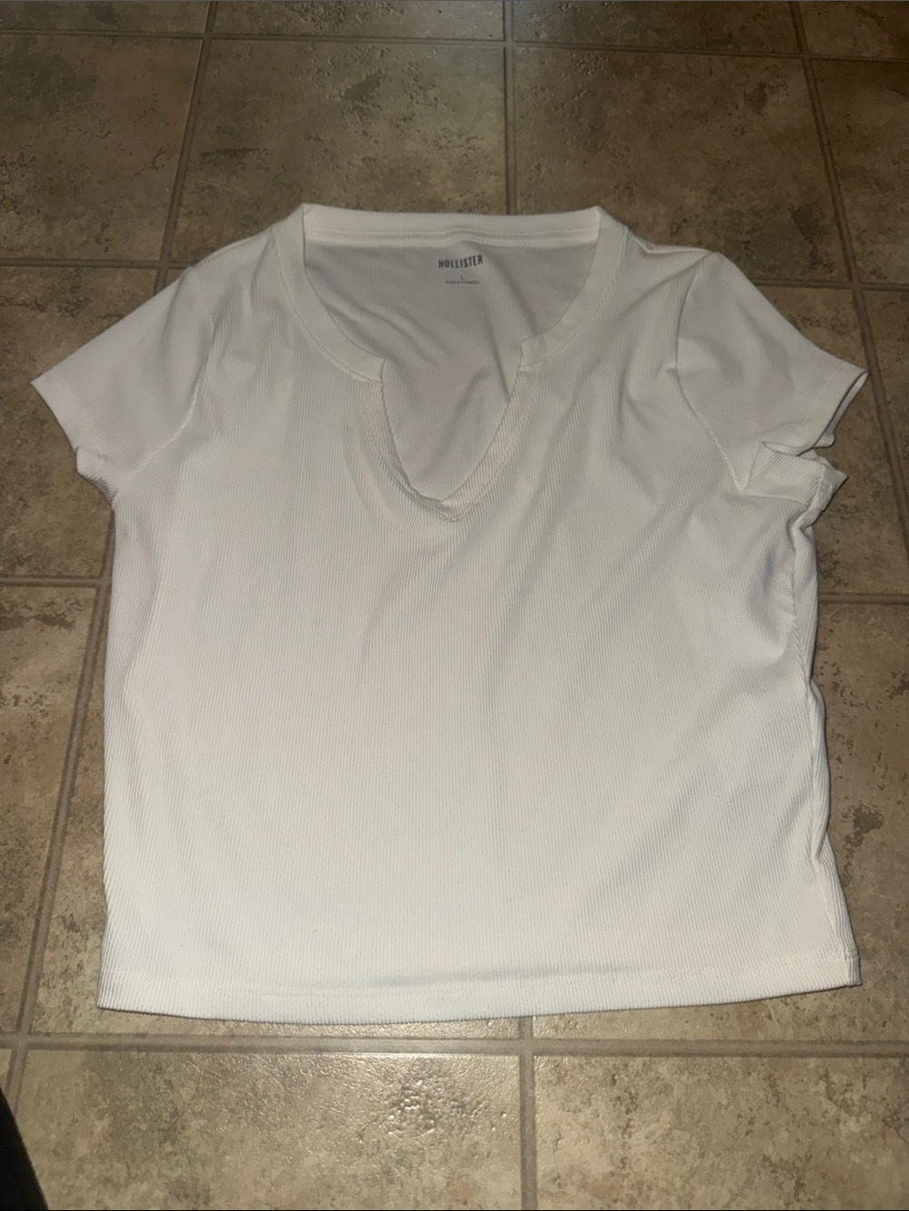 Hollister Women's White Ribbed Notch V-Neck Tee